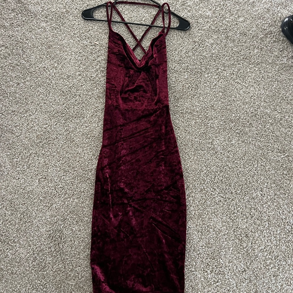 Bear dance, small, dark red
